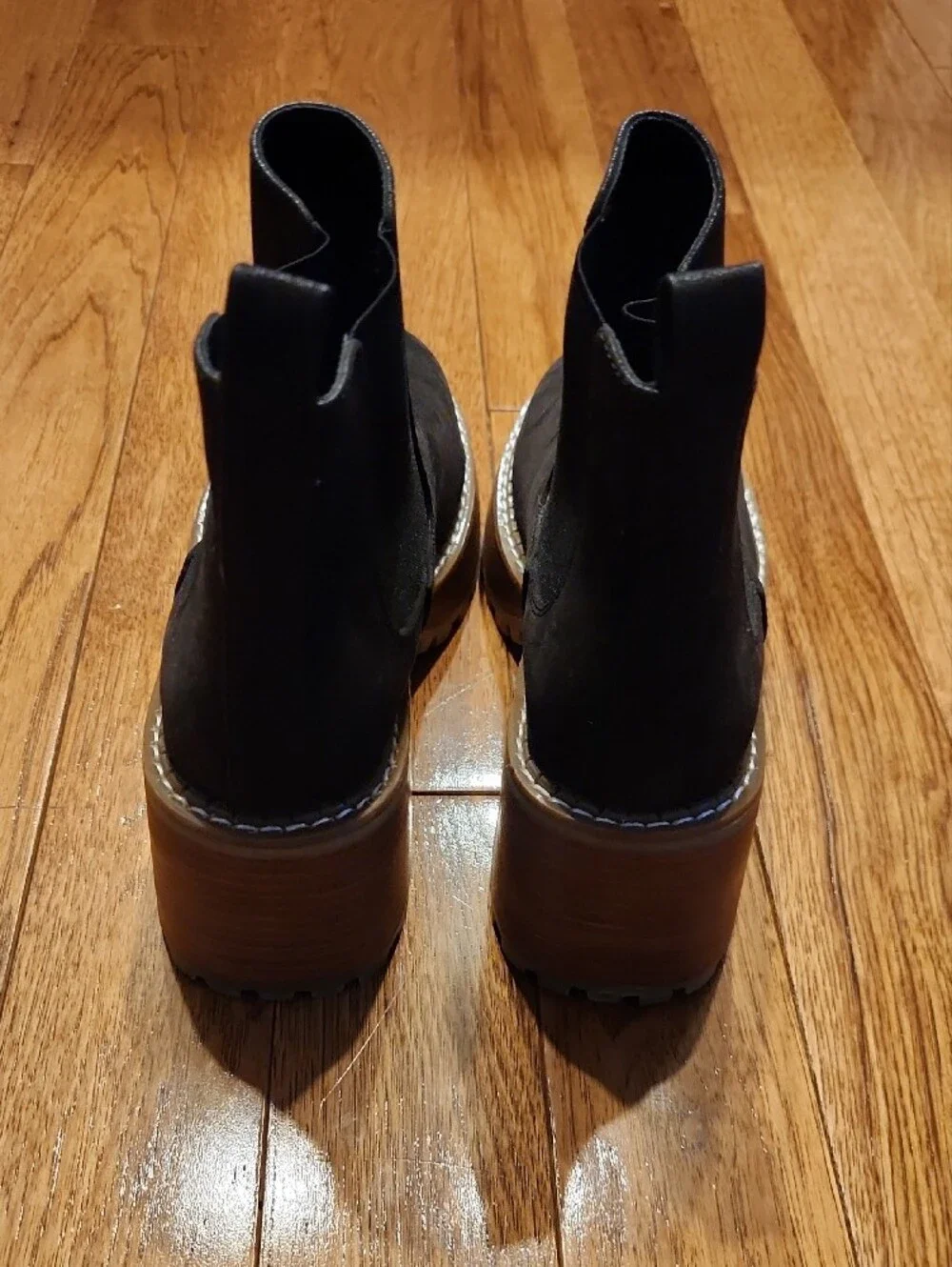 MIA Black Chelsea Lug-Sole Ankle Boots Size 8